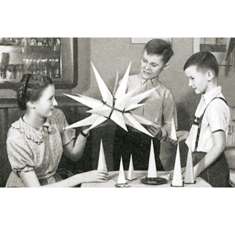 Artikel Bild: MONTAGE eines Herrnhuter Stern in 68 cm inkl. Aufbewahrungskarton