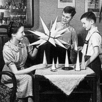 Artikel-Bild-MONTAGE eines Herrnhuter Stern in 40 cm inkl. Aufbewahrungskarton